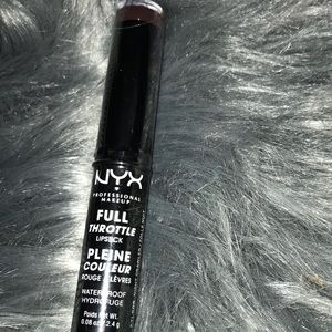 Nyx full throttle lipstick